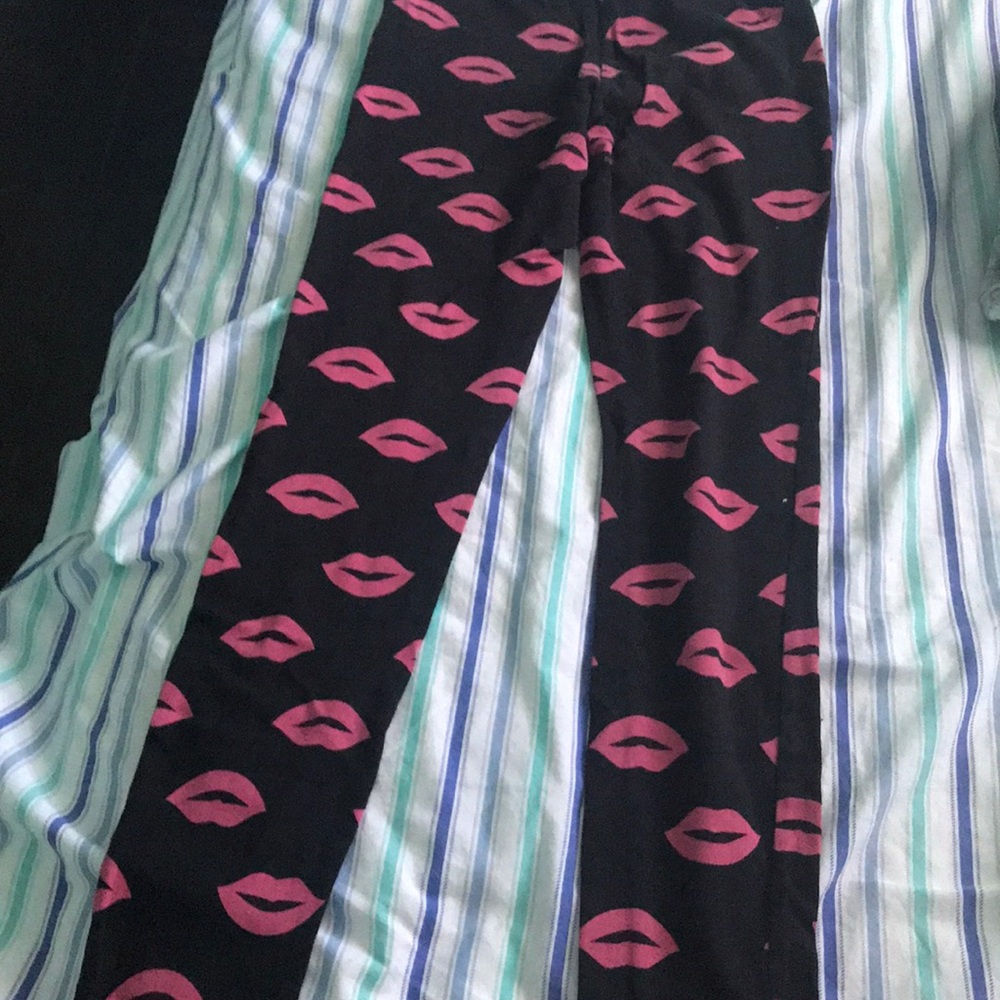 I am selling Capri leggings.